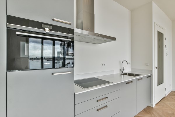 Medium property photo - Hellingstraat 50, 1033 WW Amsterdam